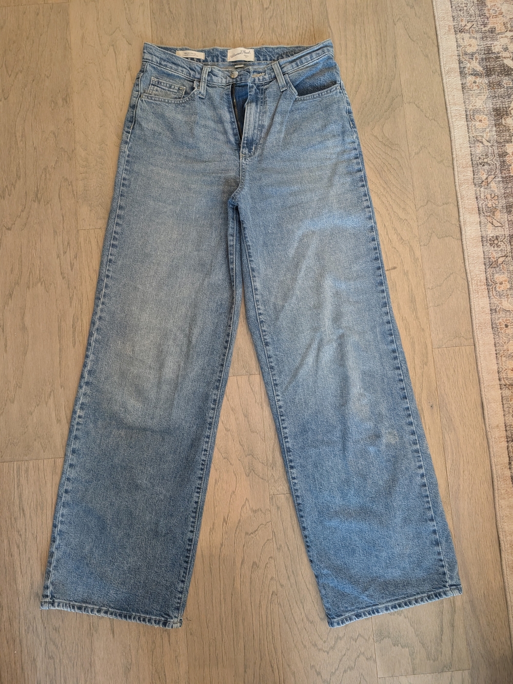 Universal Thread Light Blue Relaxed Straight Jeans
